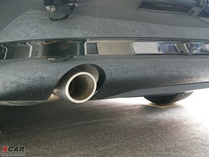 2009款3.0L 豪华版 排气管