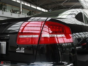 20094.2FSI quattro F ^