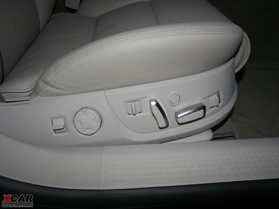 2009WA8 4.2FSI quattro F