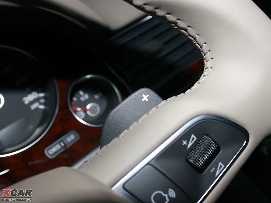 2009WA8 4.2FSI quattro F