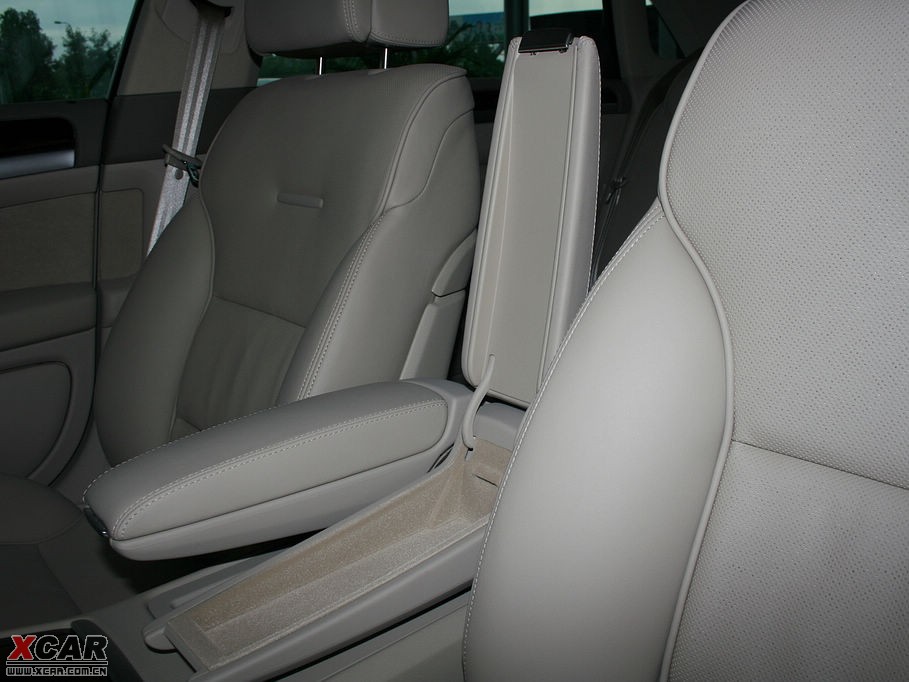 2009WA8 4.2FSI quattro F