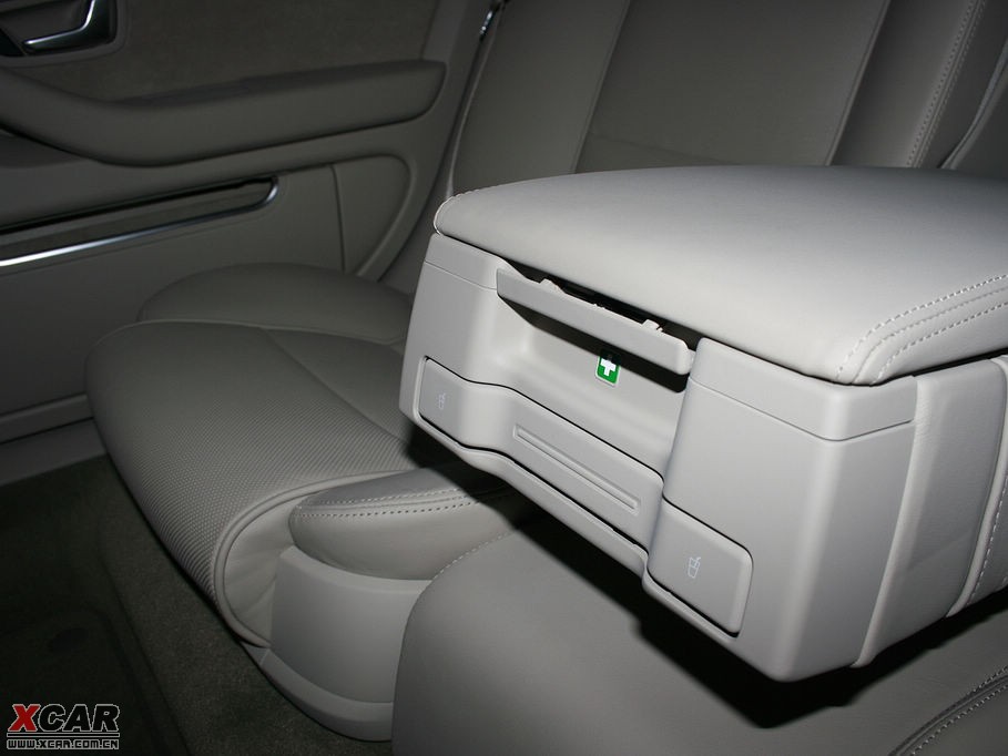 2009WA8 4.2FSI quattro F