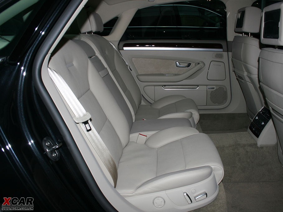 2009WA8 4.2FSI quattro F