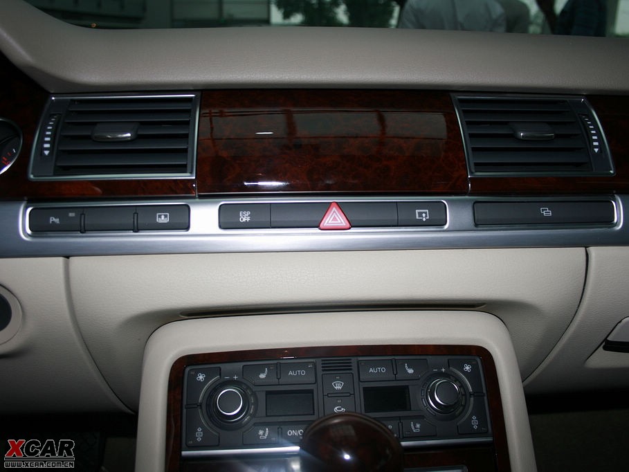 2009��?yu��n)W��A8 4.2FSI quattro ���F��