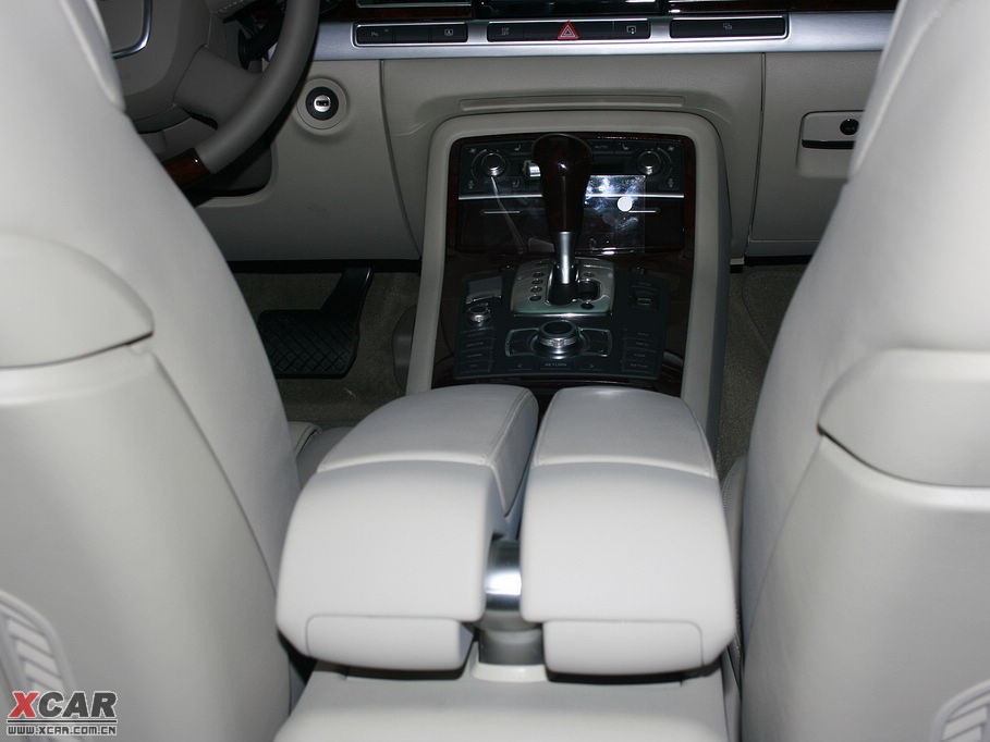 2009��W��A8 4.2FSI quattro ���F��