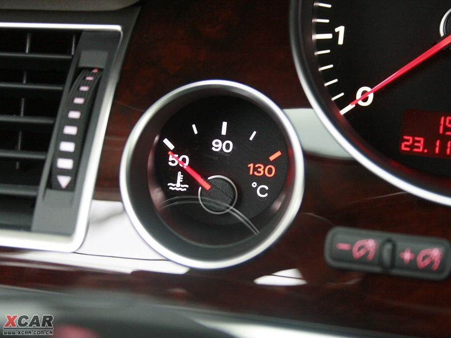 2009WA8 4.2FSI quattro F