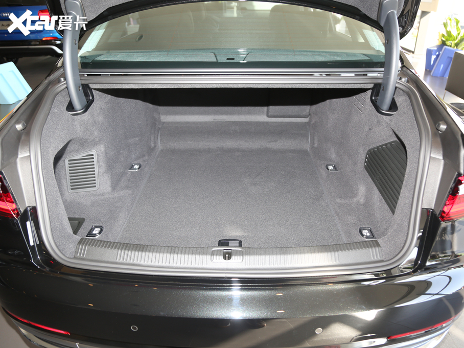 2019?yun)WA8 55TFSI quattro A