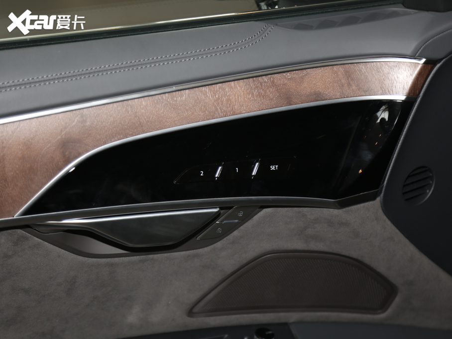 2019��?yu��n)W��A8 �Ŀ� Plus 55 TFSI quattro ���A�� 