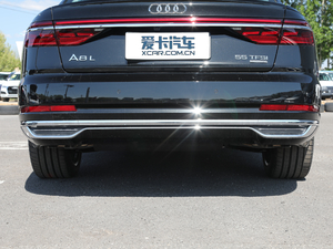 2019款55TFSI quattro 尊贵型 排气管