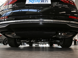 2019款Plus 50TFSI quattro 舒适型 排气管