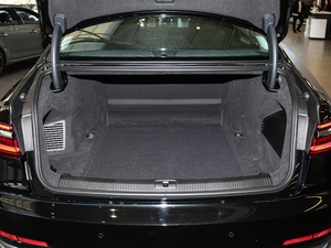 2019款Plus 50TFSI quattro 舒适型 行李厢空间