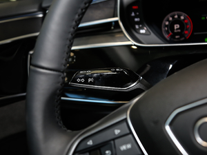 2019款Plus 50TFSI quattro 舒适型 中控区