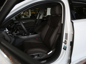 2019Ŀ Plus 50 TFSI quattro m {