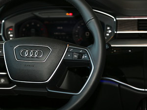 2019Ŀ Plus 50 TFSI quattro m {