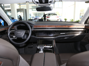 2019款55TFSI quattro 豪华型 内饰全景