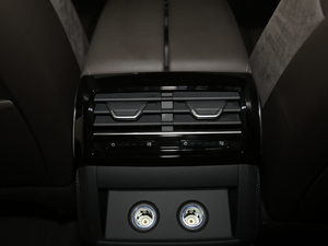 2019款改款 Plus 55 TFSI quattro 豪华型  中控区