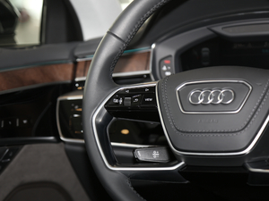 2019款改款 Plus 55 TFSI quattro 豪华型  中控区