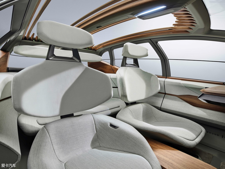 2019��W��AI:me �����