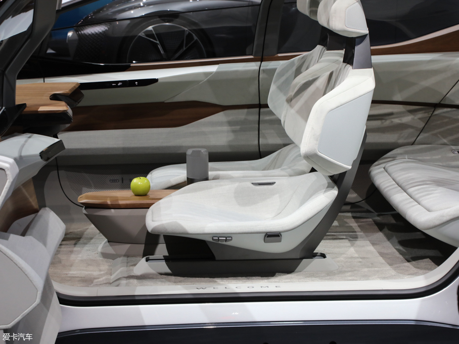 2019��W��AI:me �����