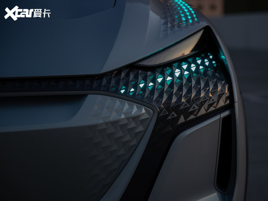 2019��W��AI:me �����