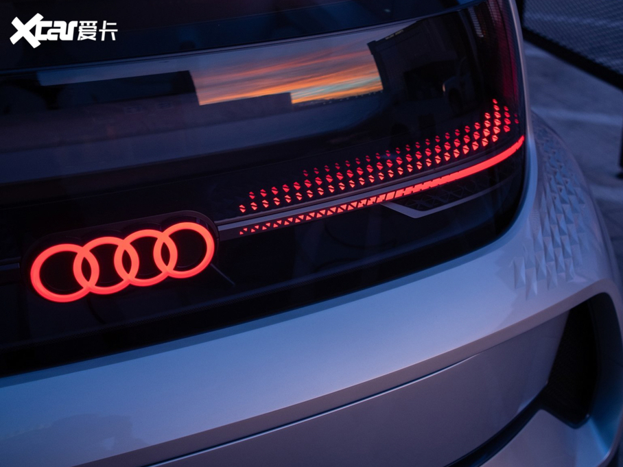 2019��W��AI:me �����