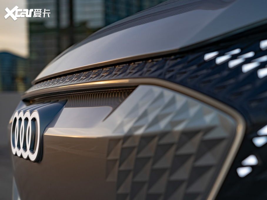 2019��W��AI:me �����