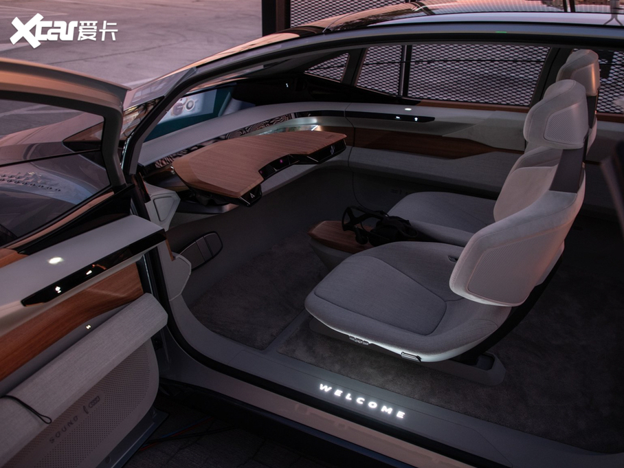 2019��W��AI:me �����