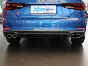 2019款基本型 排气管