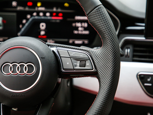 2021��3.0TFSI Limousine �п؅^