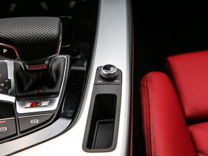 2021��3.0TFSI Limousine �п؅^