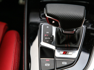 2021��3.0TFSI Limousine �п؅^