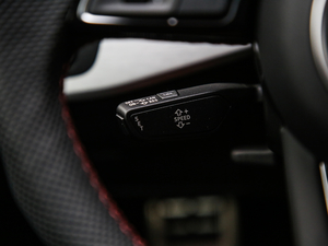 2021��3.0TFSI Limousine �п؅^