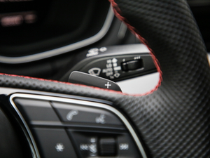 2021��3.0TFSI Limousine �п؅^