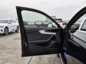 2021��3.0TFSI Limousine ���g����