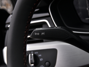 2021��3.0TFSI Limousine �п؅^