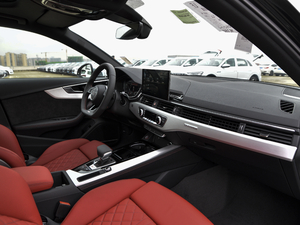 2021��3.0TFSI Limousine �п؅^