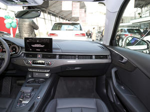 2021quatrro ̽ п؅^