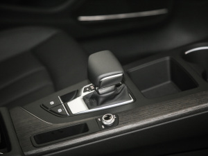 2021quatrro ̽ п؅^