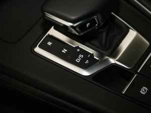 2021quatrro ̽ п؅^