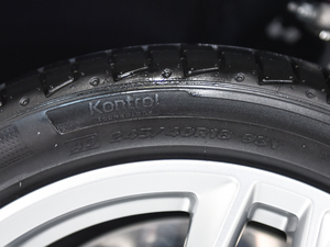 2020h 40 TFSI AӸ ݆̥ߴ