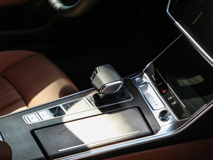 2020̽ 55 TFSI ԽҰ п؅^