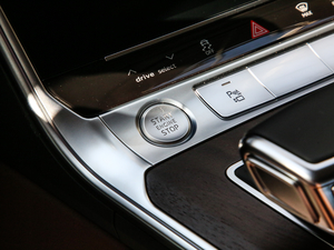 2020̽ 55 TFSI ԽҰ п؅^