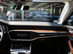 2020̽ 55 TFSI ԽҰ {(dio)L