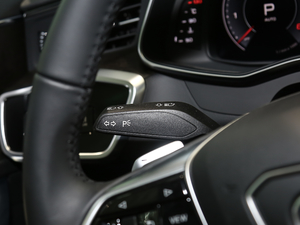 2020̽ 55 TFSI ԽҰ п؅^