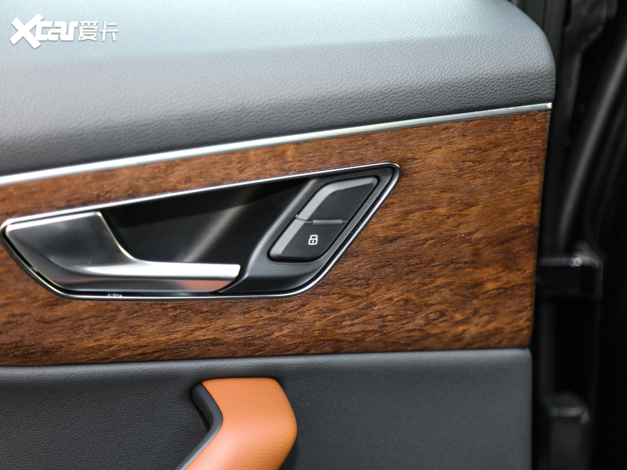 2020WQ7 45 TFSI quattro 팣