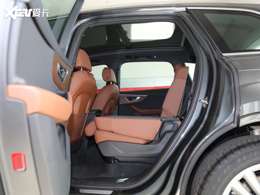 2020WQ7 45 TFSI quattro 팣