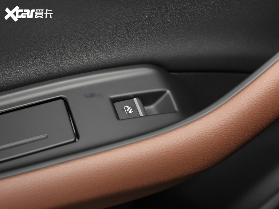 2020WQ7 45 TFSI quattro 팣