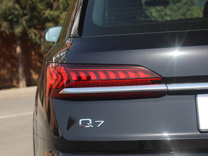 202045 TFSI quattro 팣 ^