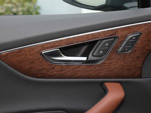 202045 TFSI quattro 팣 g