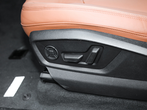 202045 TFSI quattro 팣 {{